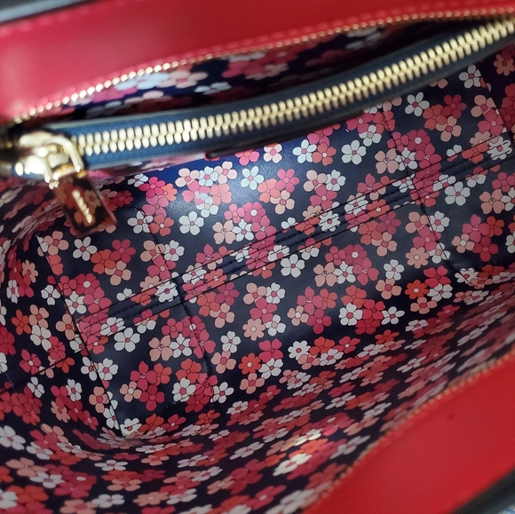 Michael Kors LG Red Pebbled Leather Tote Handbag Gold Lock Charm. F-103. - Picture 6 of 12